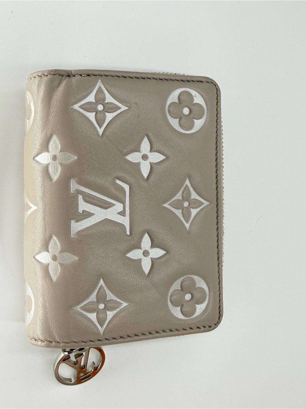 LV Lou Bi Color Coussin Embossed Monogram Wallet w/Box Dust Bag & Entrupy COA - Picture 4 of 14